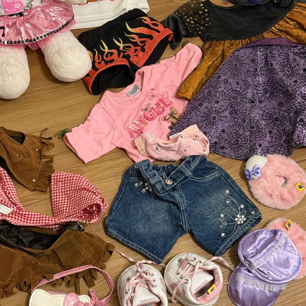 Build-A-Bear Hello Kitty with Colorful Outfits - Picture 4 of 5